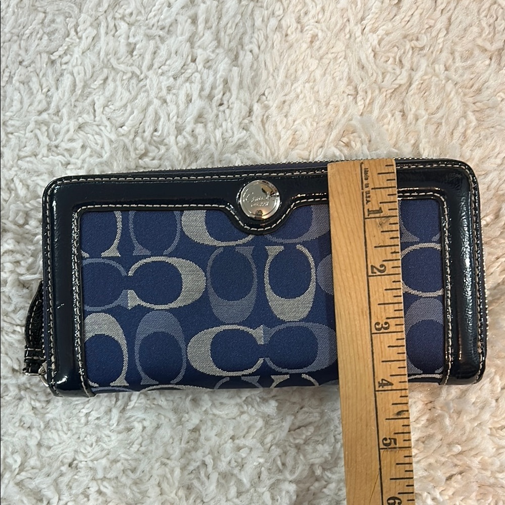 Coach Signature Jacquard Long Zip Around Wallet Navy & Gray | Pristine Condition - Picture 11 of 11